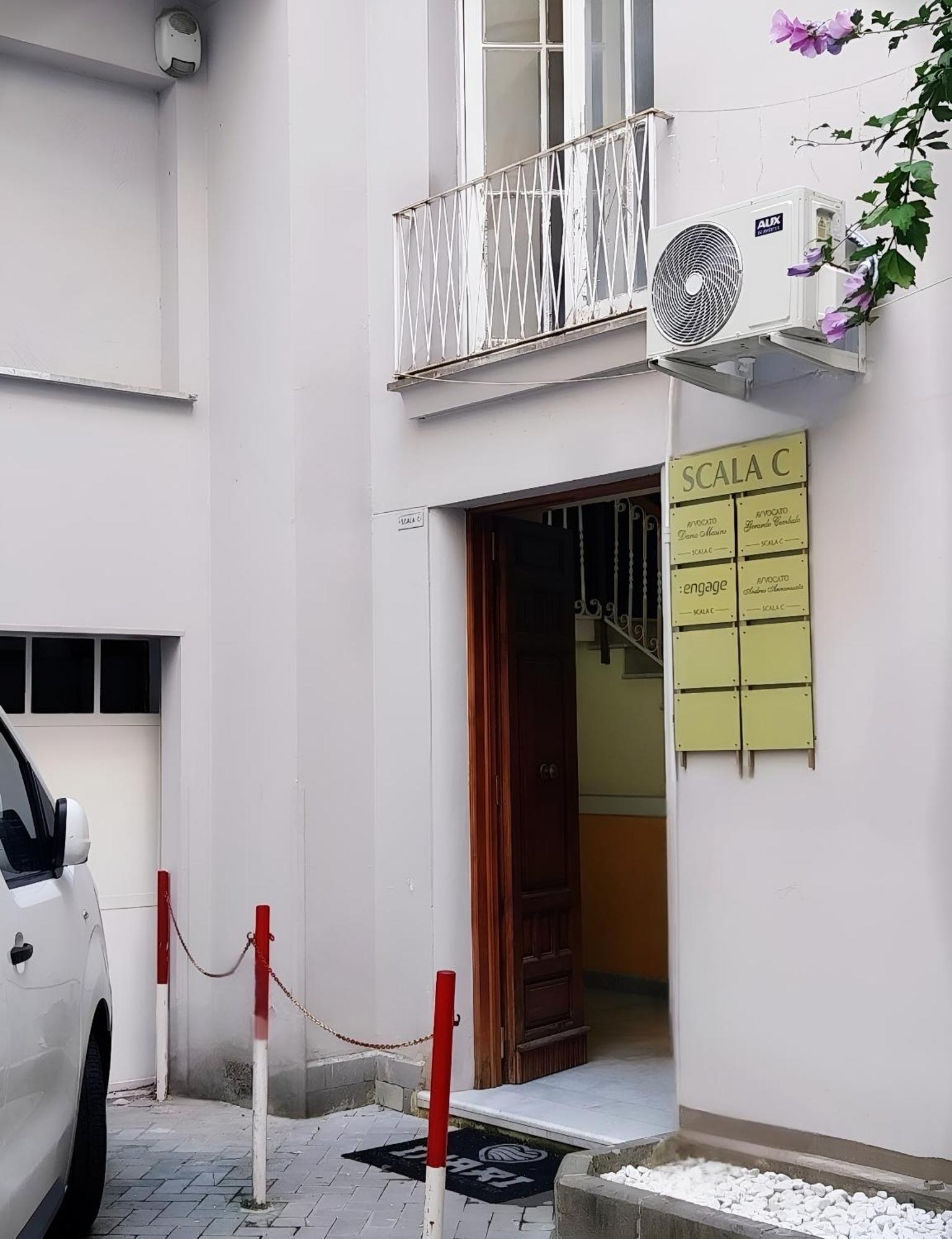 Casa Vacanza La Maison De Losyram Art Salerno Esterno foto