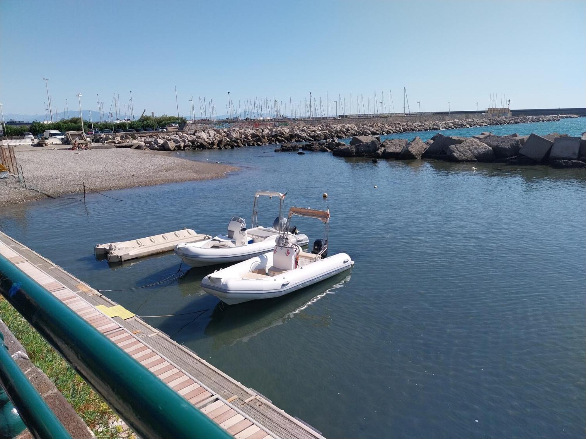Casa Vacanza La Maison De Losyram Art Salerno Esterno foto