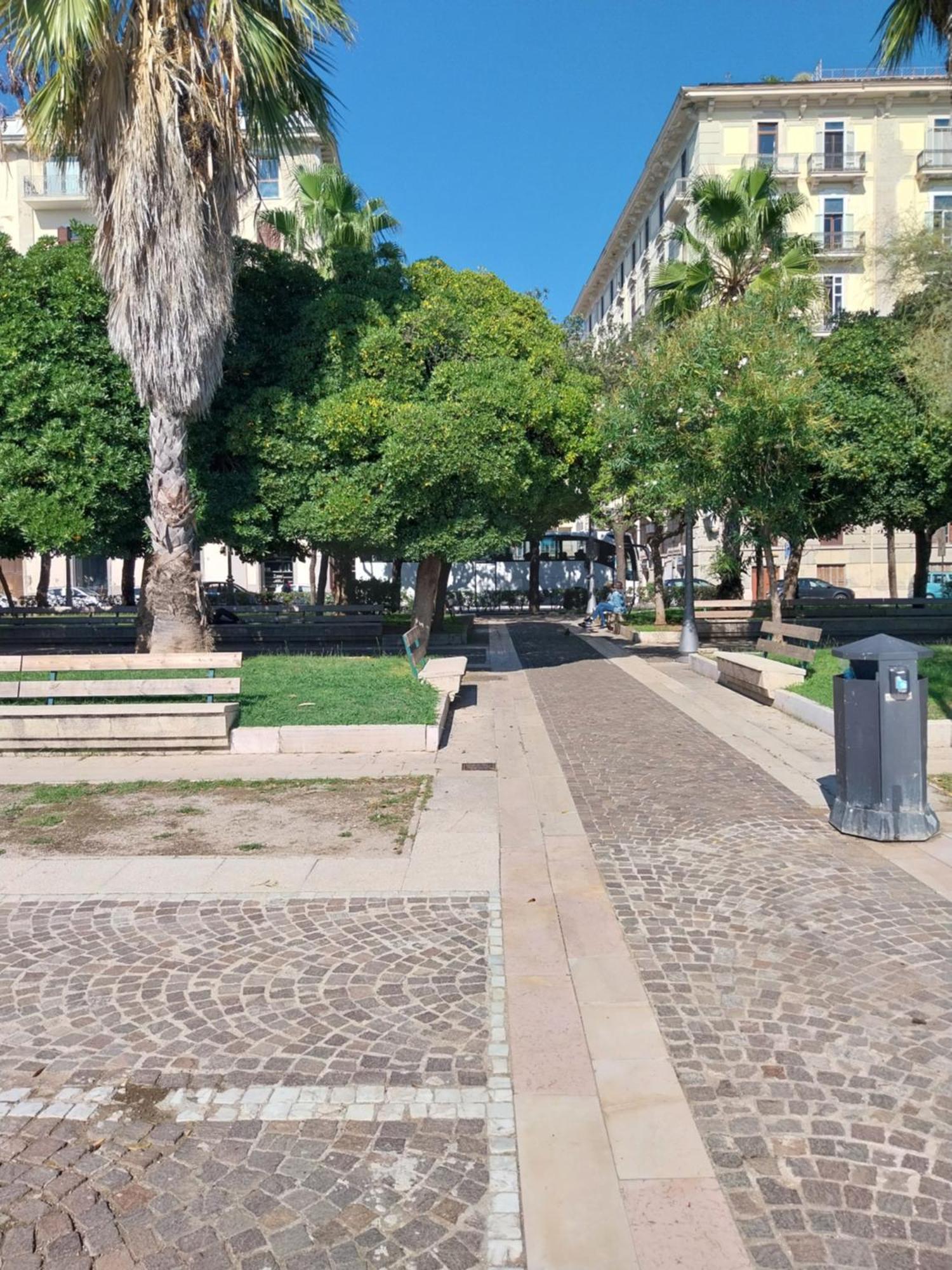 Casa Vacanza La Maison De Losyram Art Salerno Esterno foto